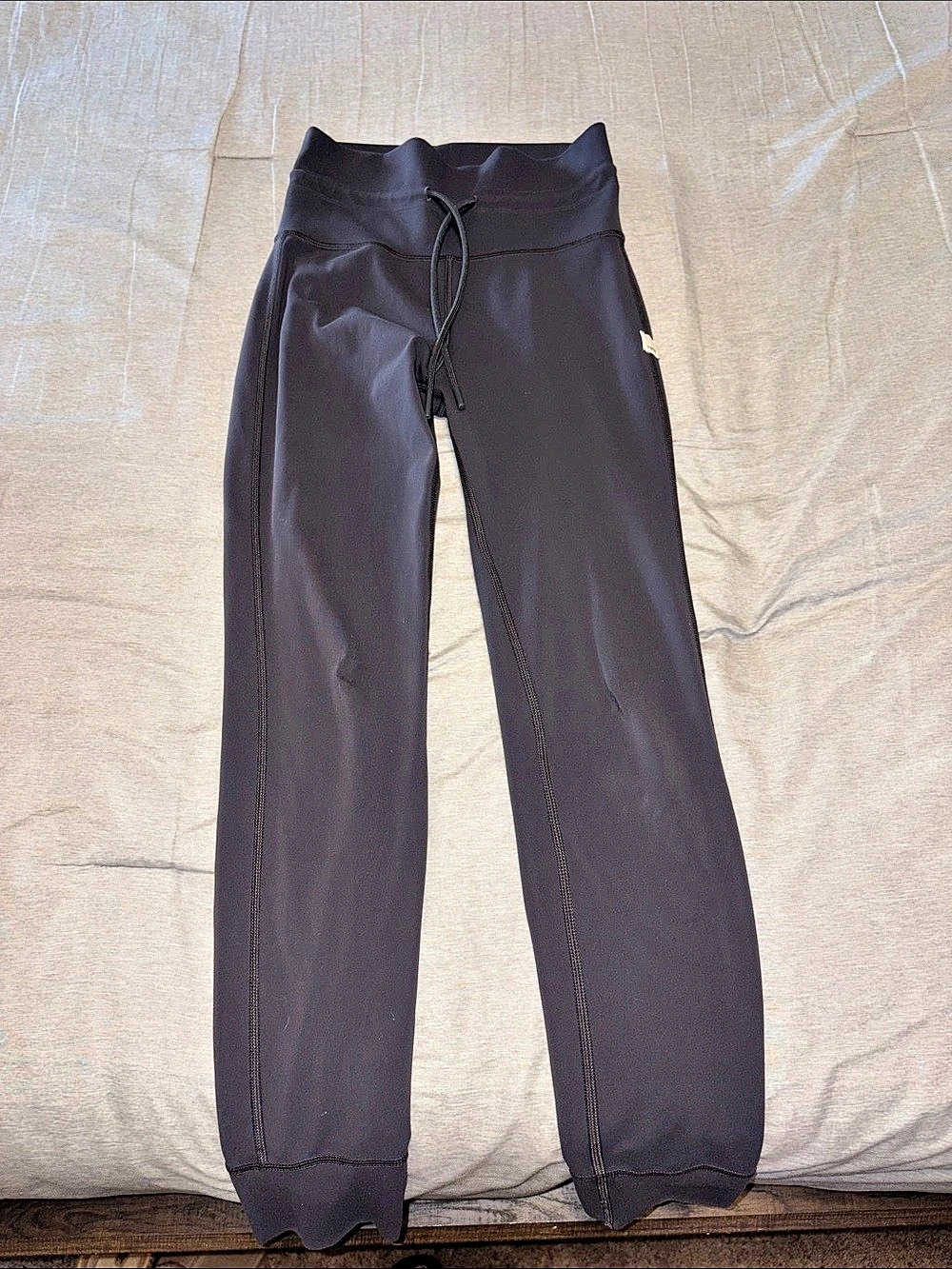 Vuori Women's Black Track Pants Like New